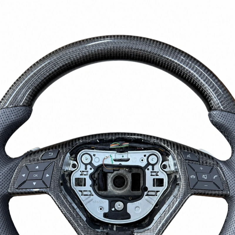 For Mercedes-Benz W204 W212 AMG CLA45 E63 C63 E550 E350 C300 SLK GLA45 SL63 Custom Black Carbon Fiber Steering Wheel