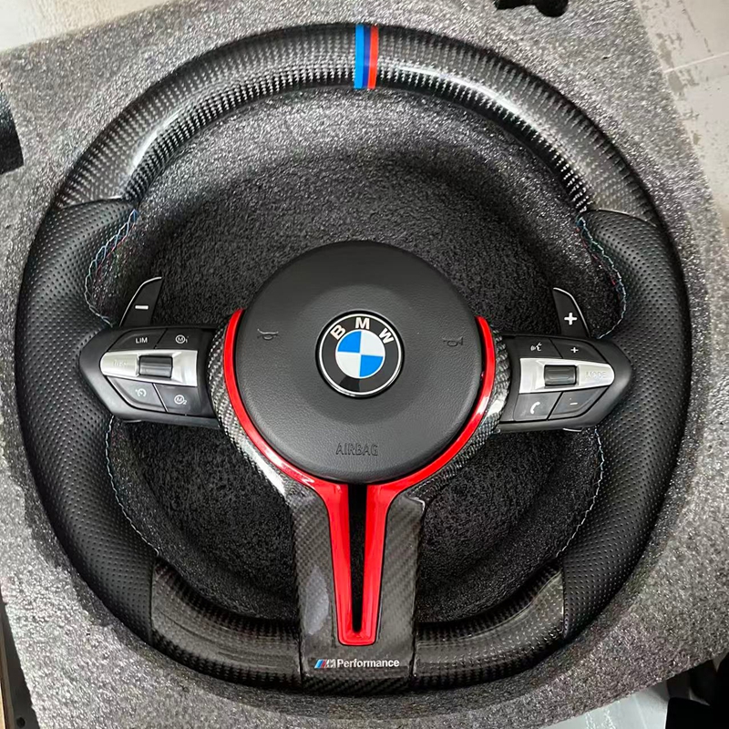 The popular sports steering wheel is suitable M3 F30 F15 F16 F20 F21 F25 F26 M5 F10 F11 F06 F07 F12 E70 E87 E81 E90 E91 E92