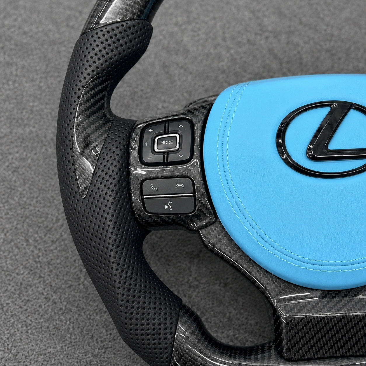 Carbon Fiber And Genuine Leather Steering Wheel for Lexus CT ES IS LX NX RC And RX Models