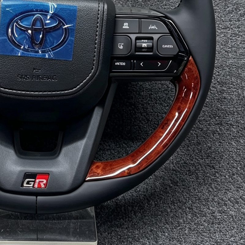 Leather Steering Wheel Suitable for Toyota Prado Camry Alphard Highlander RAV4 Siena Crown Alts Hilux Noah Lexus