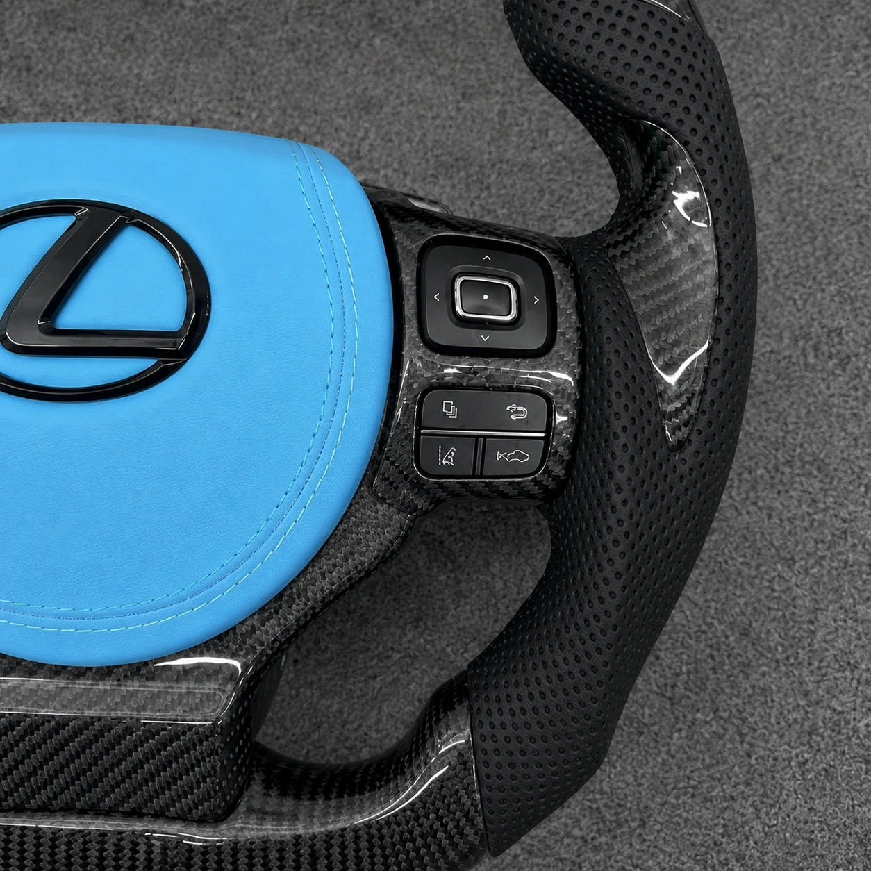 Carbon Fiber And Genuine Leather Steering Wheel for Lexus CT ES IS LX NX RC And RX Models